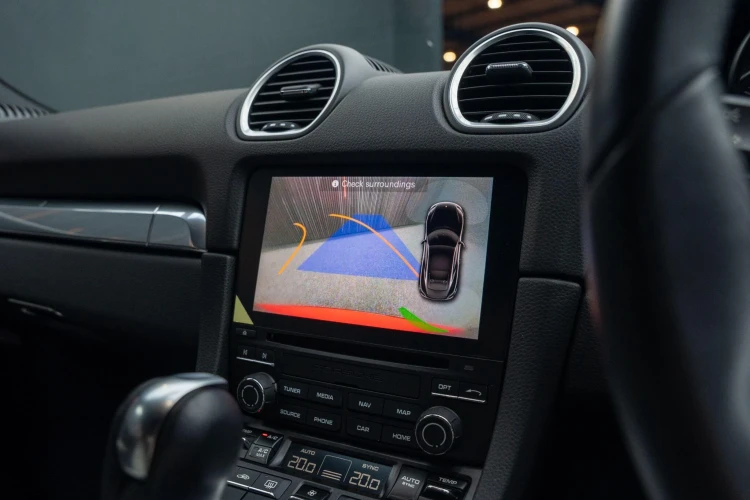 Vehicle Image 6
