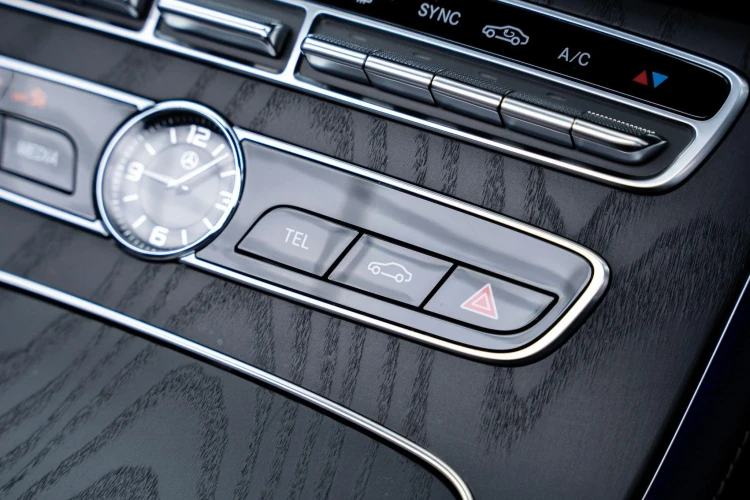Vehicle Image 22