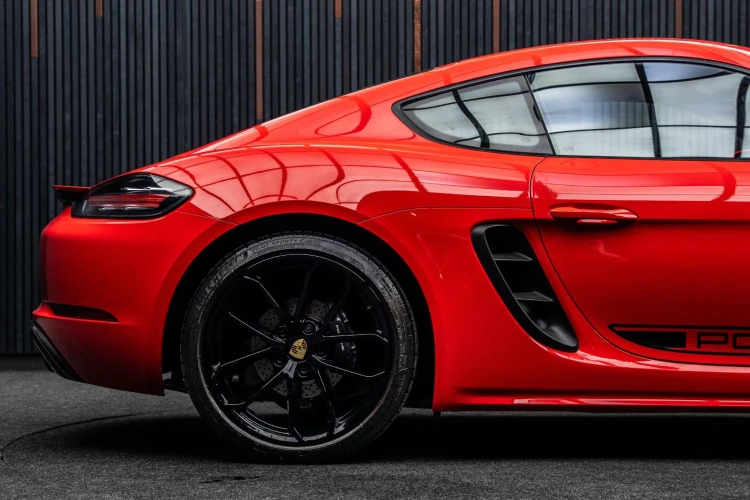 Vehicle Image 21