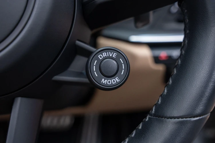 Vehicle Image 30