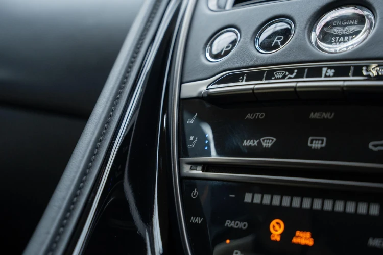 Vehicle Image 30