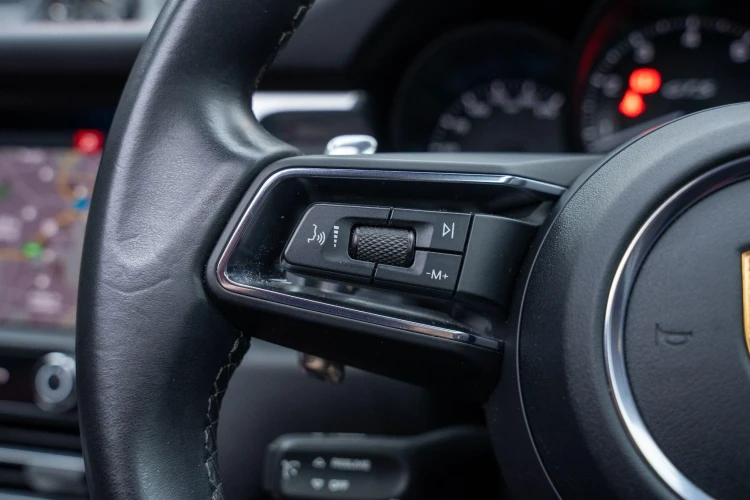 Vehicle Image 30