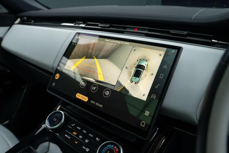 Vehicle Image 6