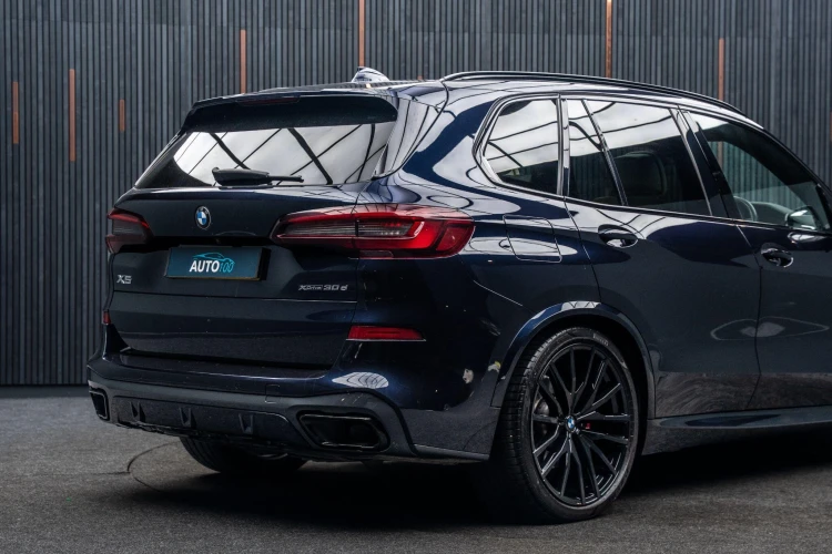 Vehicle Image 21
