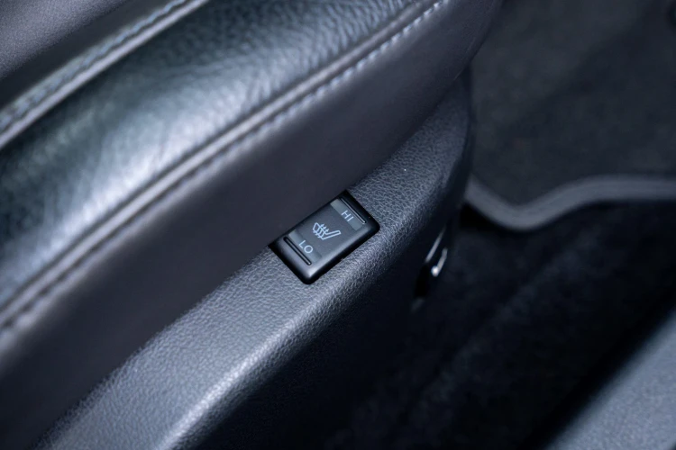 Vehicle Image 16