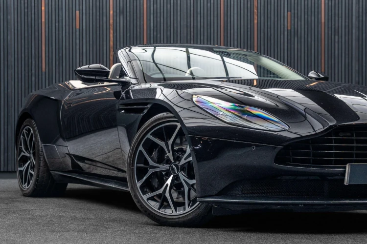 Vehicle Image 9