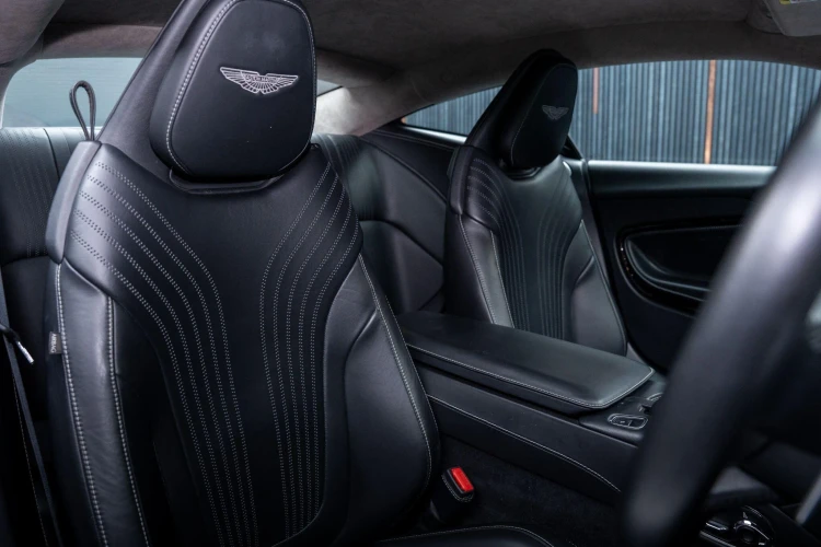 Vehicle Image 12