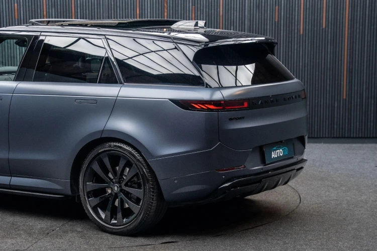Vehicle Image 19