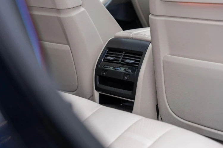 Vehicle Image 36