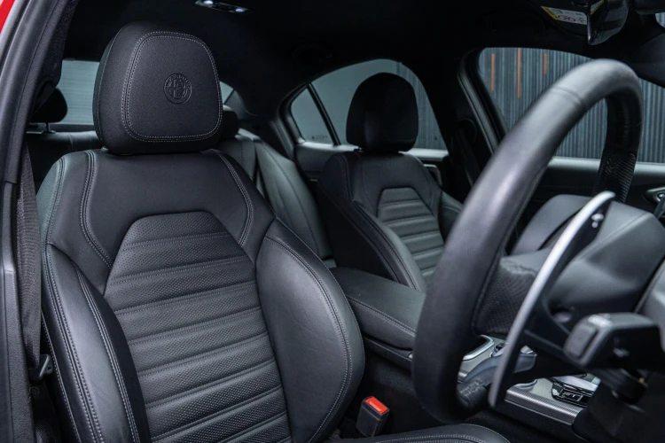 Alfa Romeo Giulia Listing Image
