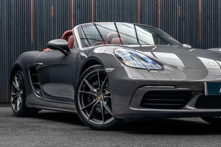 Vehicle Image 11
