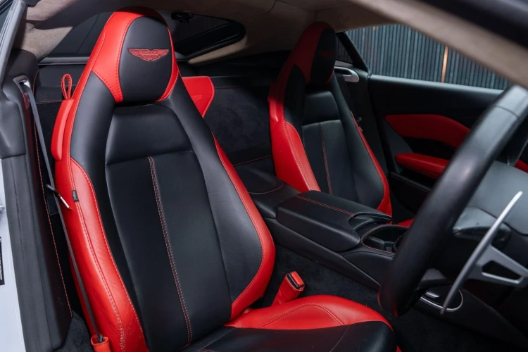 Vehicle Image 12