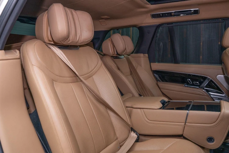 Vehicle Image 12