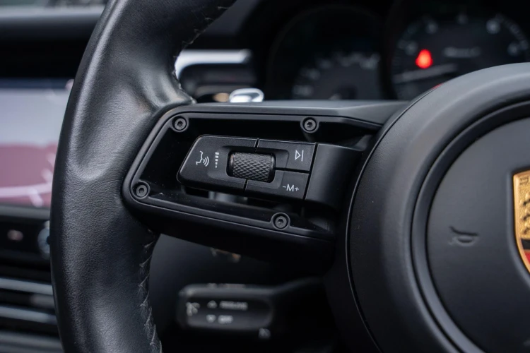 Vehicle Image 30