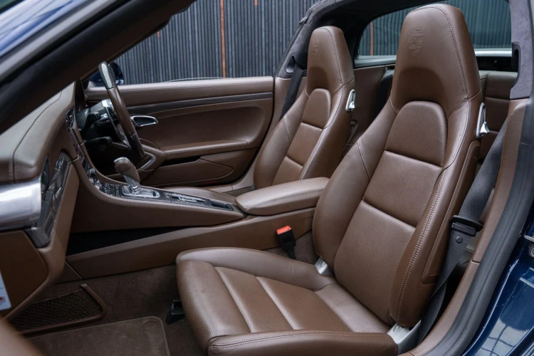 Vehicle Image 38