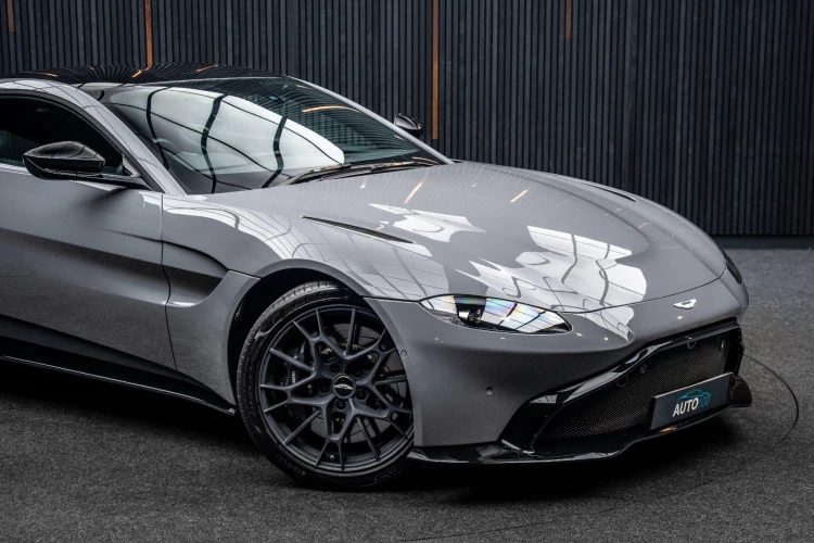 Vehicle Image 9