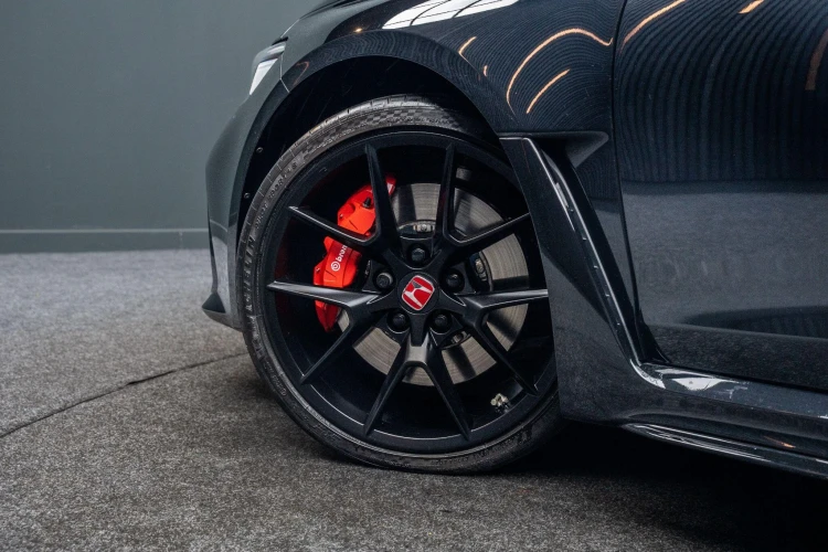 Vehicle Image 13
