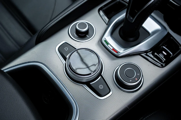 Vehicle Image 35