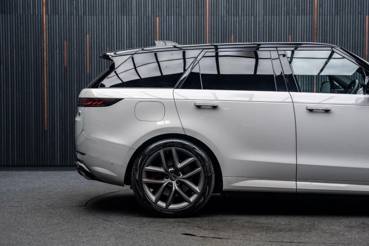 Vehicle Image 19