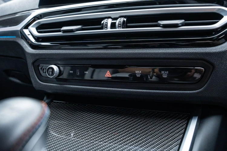 Vehicle Image 33