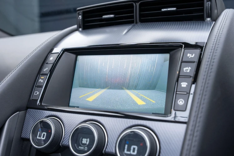 Vehicle Image 8