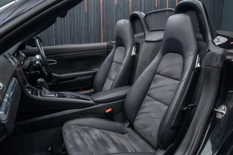 Vehicle Image 30