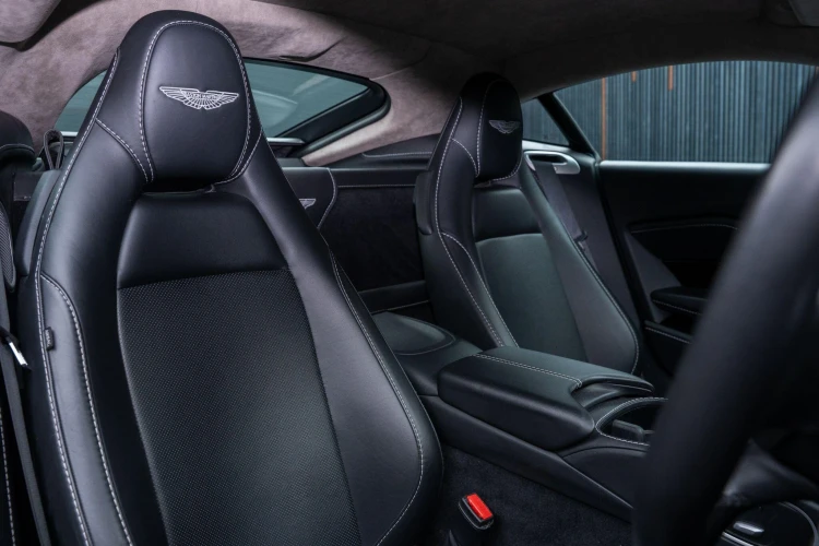 Vehicle Image 12