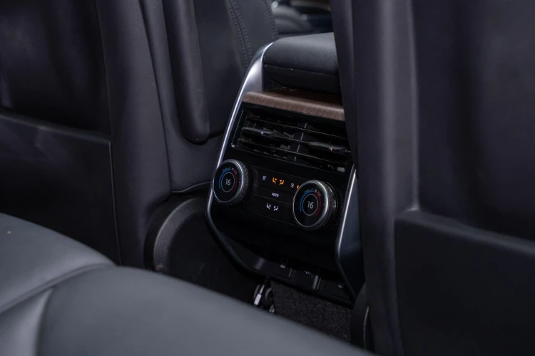 Vehicle Image 37
