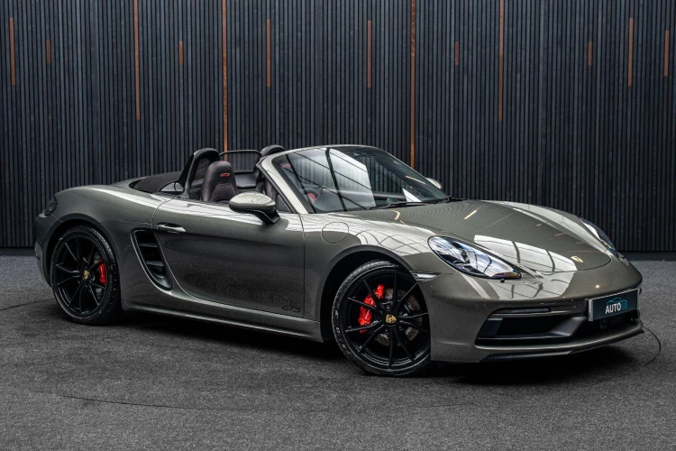 Vehicle Image 5