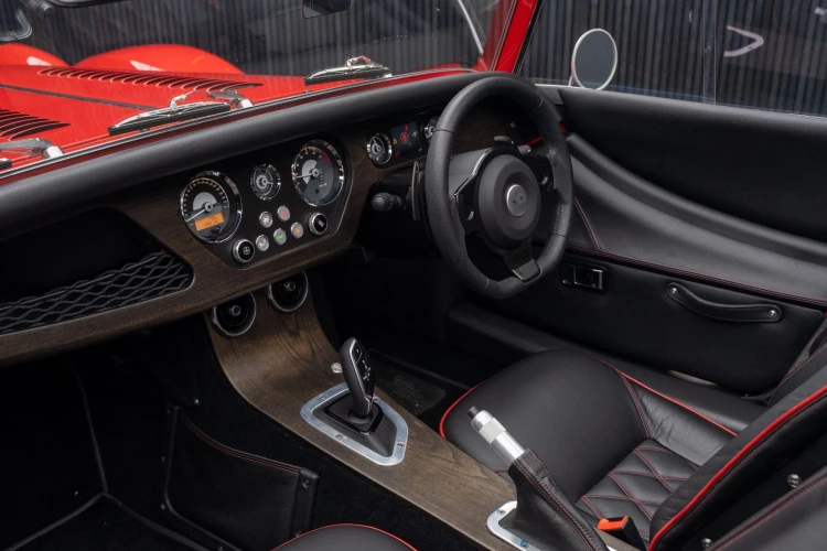 Vehicle Image 32