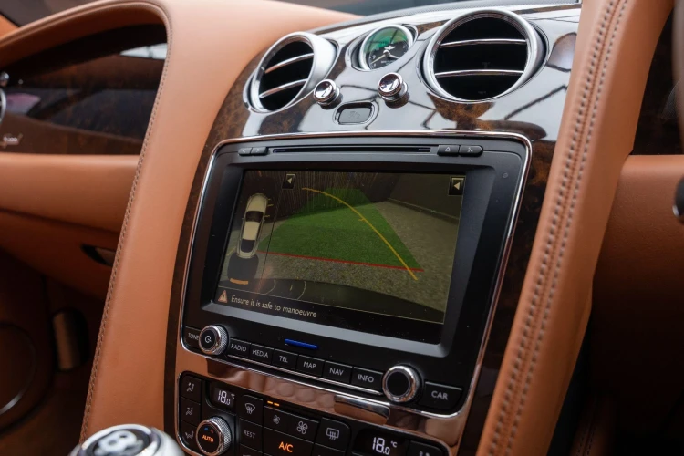Vehicle Image 9