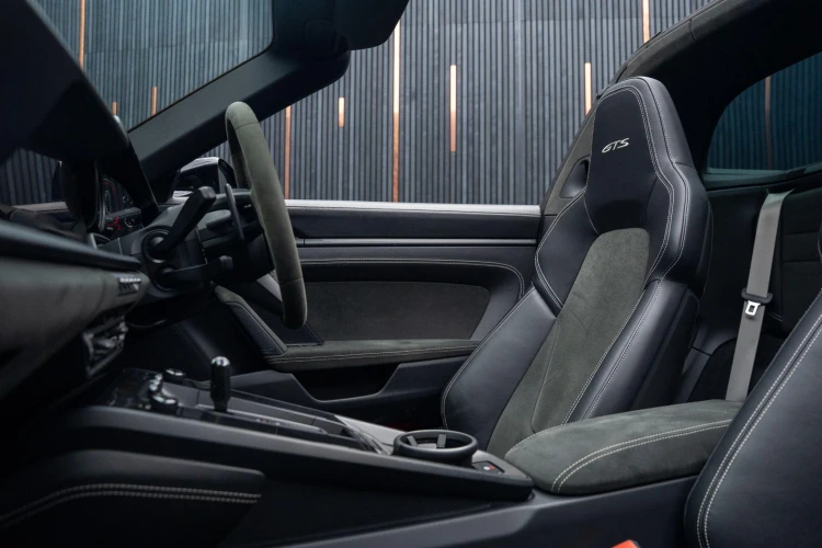 Vehicle Image 40