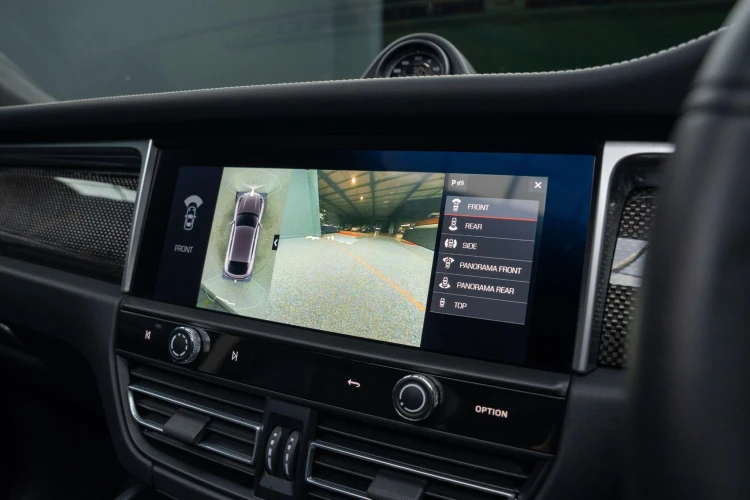 Vehicle Image 10