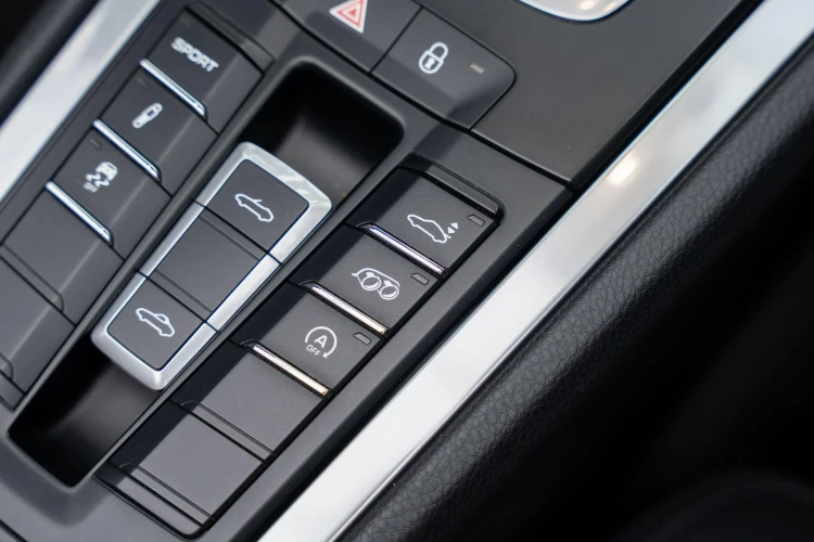 Vehicle Image 30