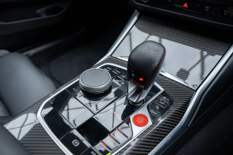 Vehicle Image 32