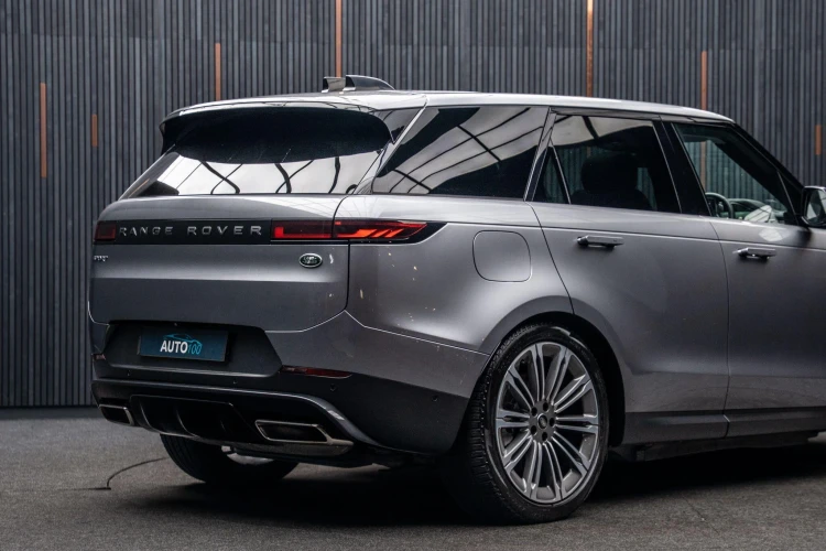 Vehicle Image 21