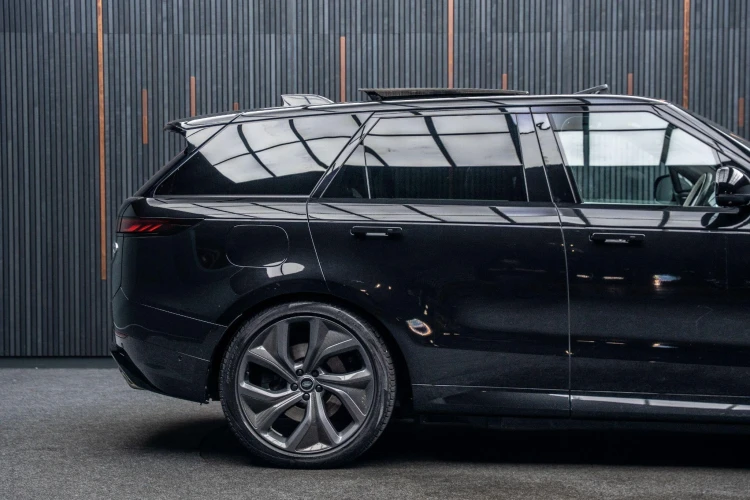 Vehicle Image 19