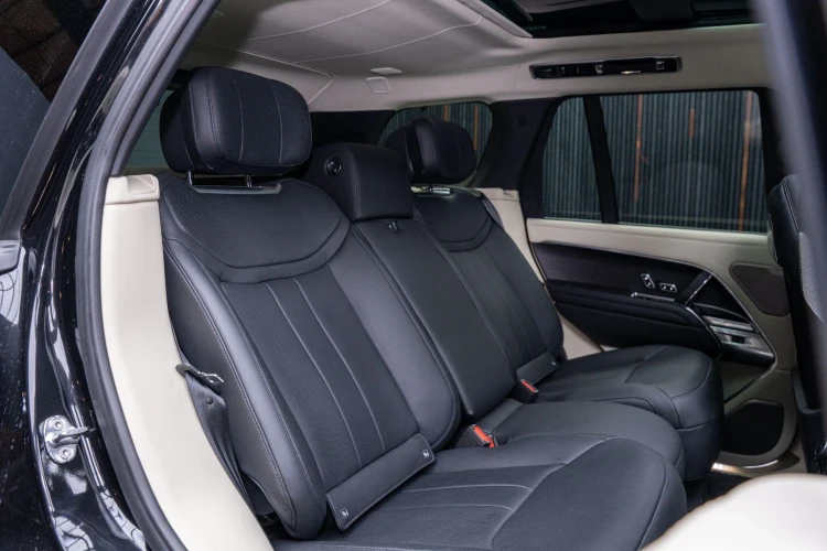 Vehicle Image 14