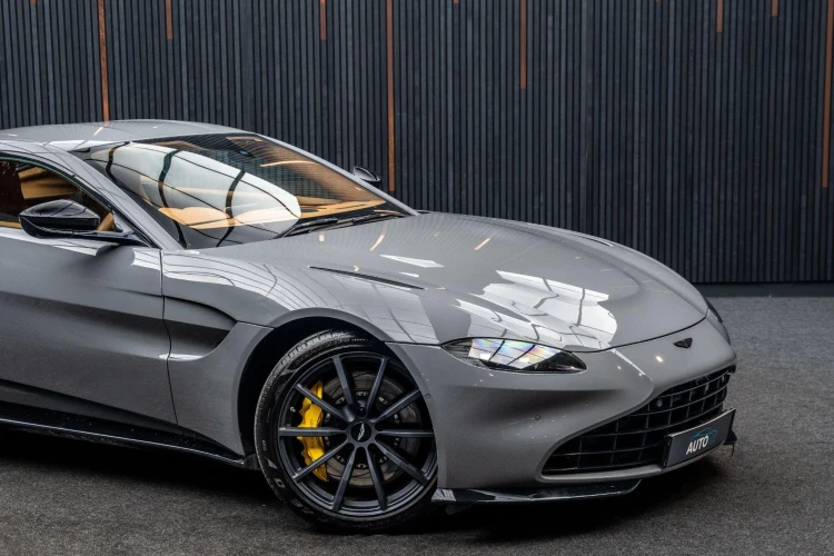 Vehicle Image 9