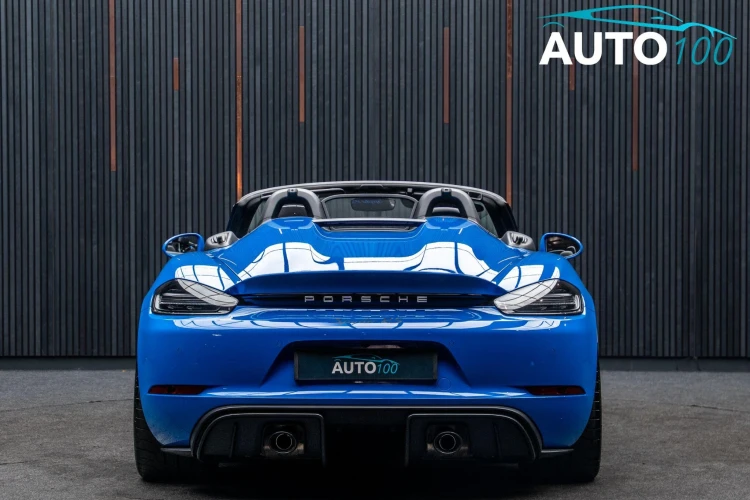 Vehicle Image 23