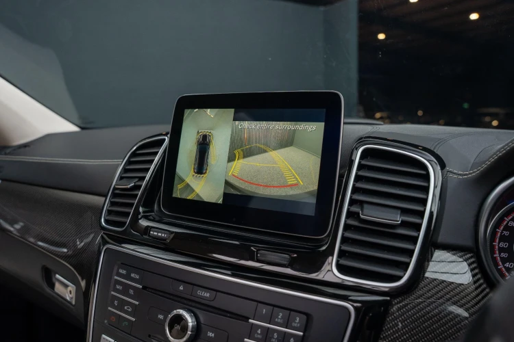 Vehicle Image 10