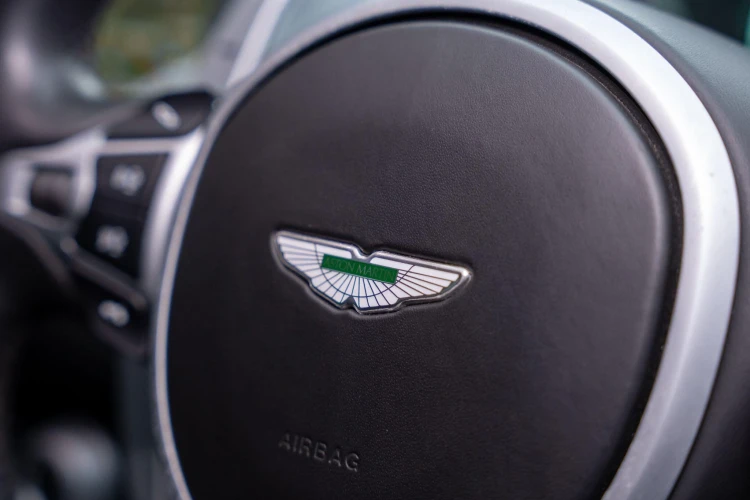 Vehicle Image 32