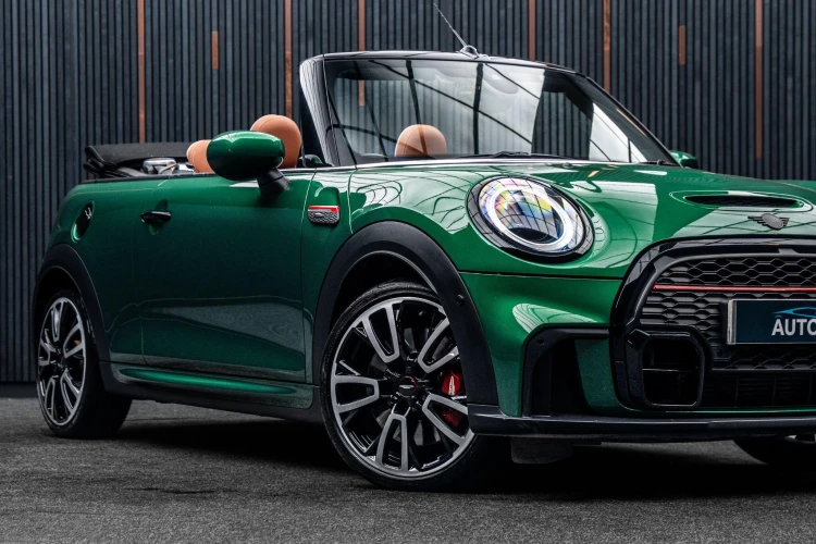 Vehicle Image 9