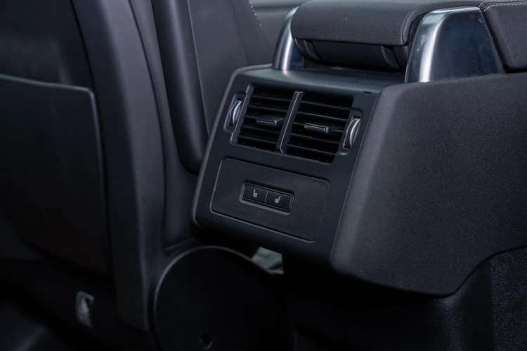 Vehicle Image 40