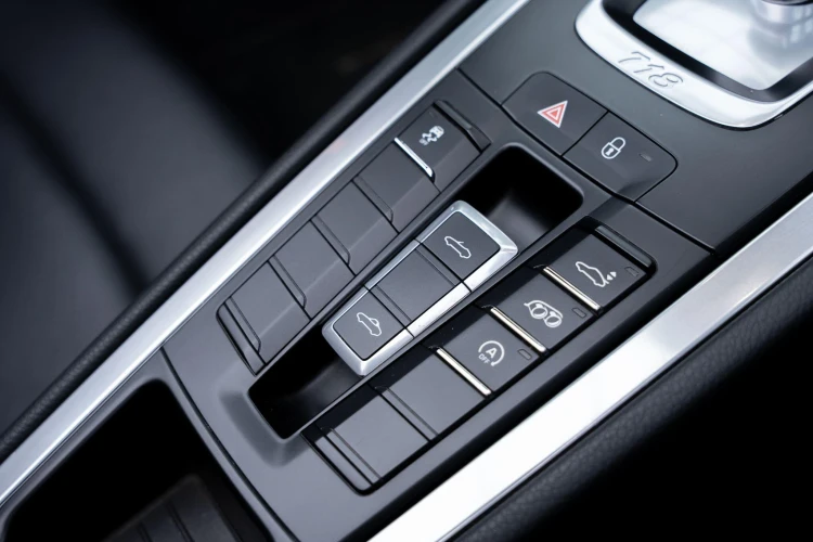 Vehicle Image 37