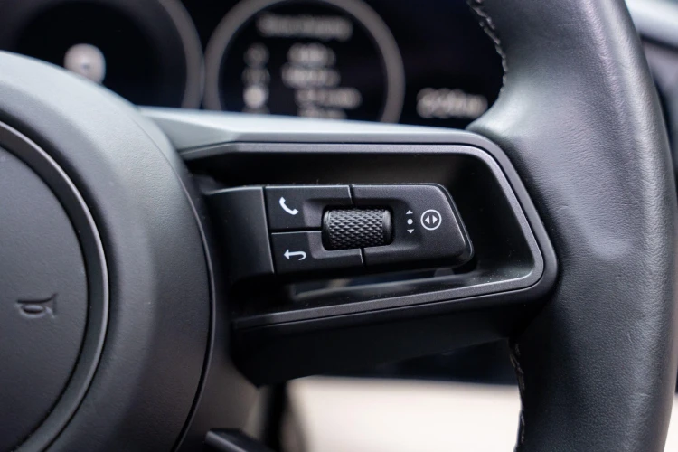 Vehicle Image 20