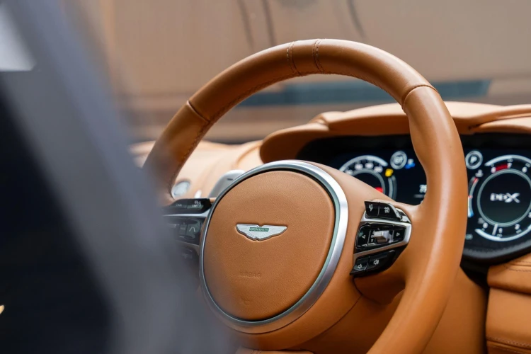 Vehicle Image 38