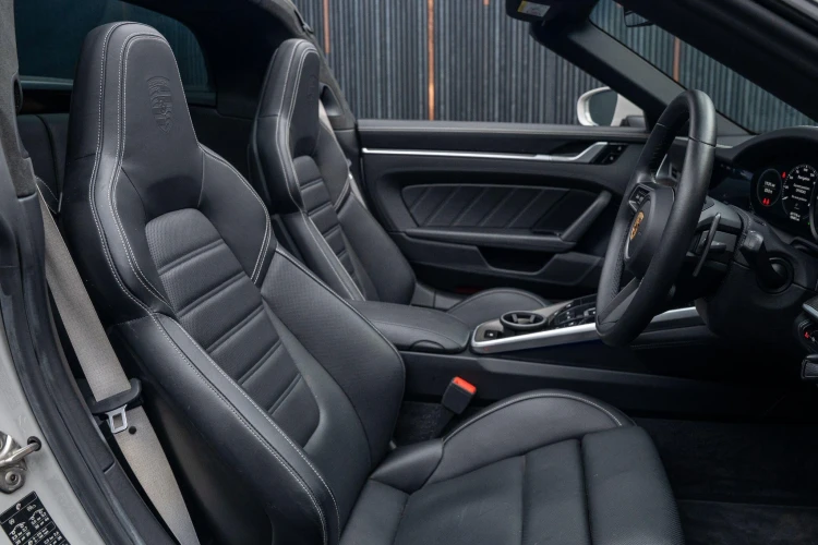 Vehicle Image 12