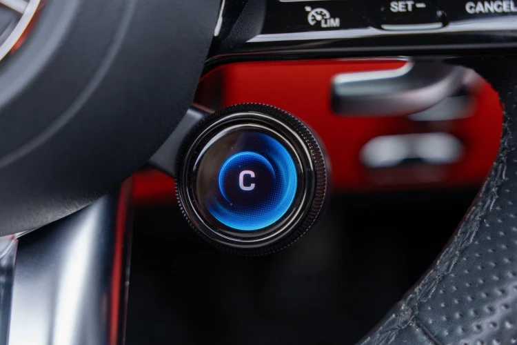 Vehicle Image 30