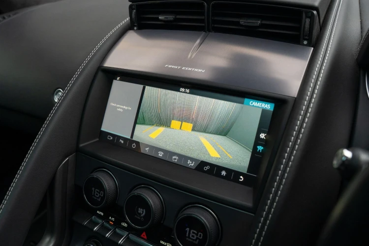 Vehicle Image 10